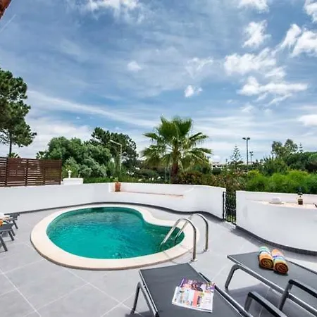 Sleeps 6 Pool Air Con T607941 *