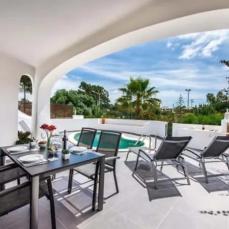 Sleeps 6 Pool Air Con T607941 Vale do Lobo